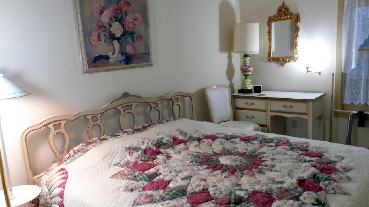1732 Folke Stone Bed And Breakfast West Chester Exterior photo
